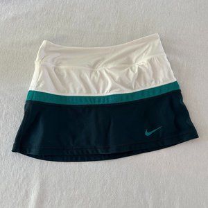 Nike Tennis/Golf Skirt Green and White